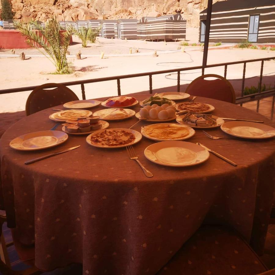 Moon Night Camp Hotell Wadi Rum Exteriör bild
