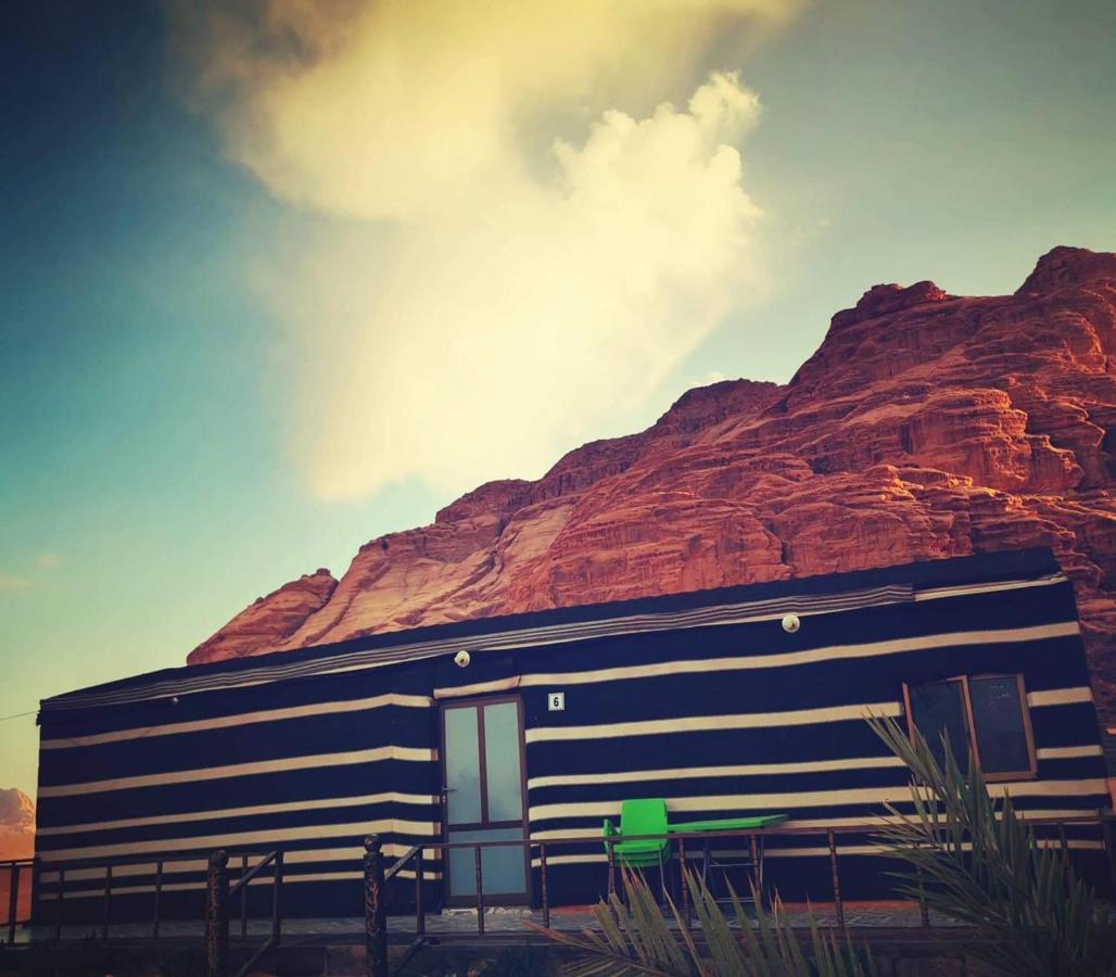 Moon Night Camp Hotell Wadi Rum Exteriör bild