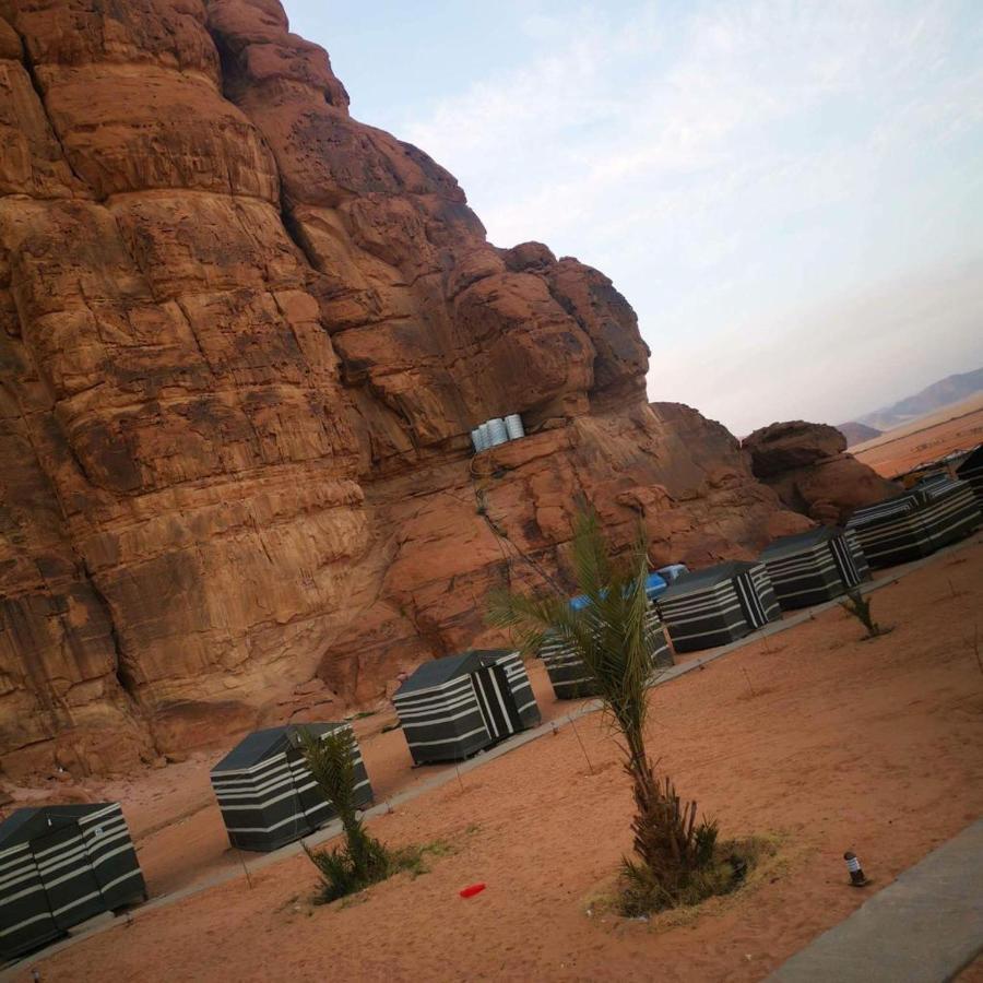 Moon Night Camp Hotell Wadi Rum Exteriör bild