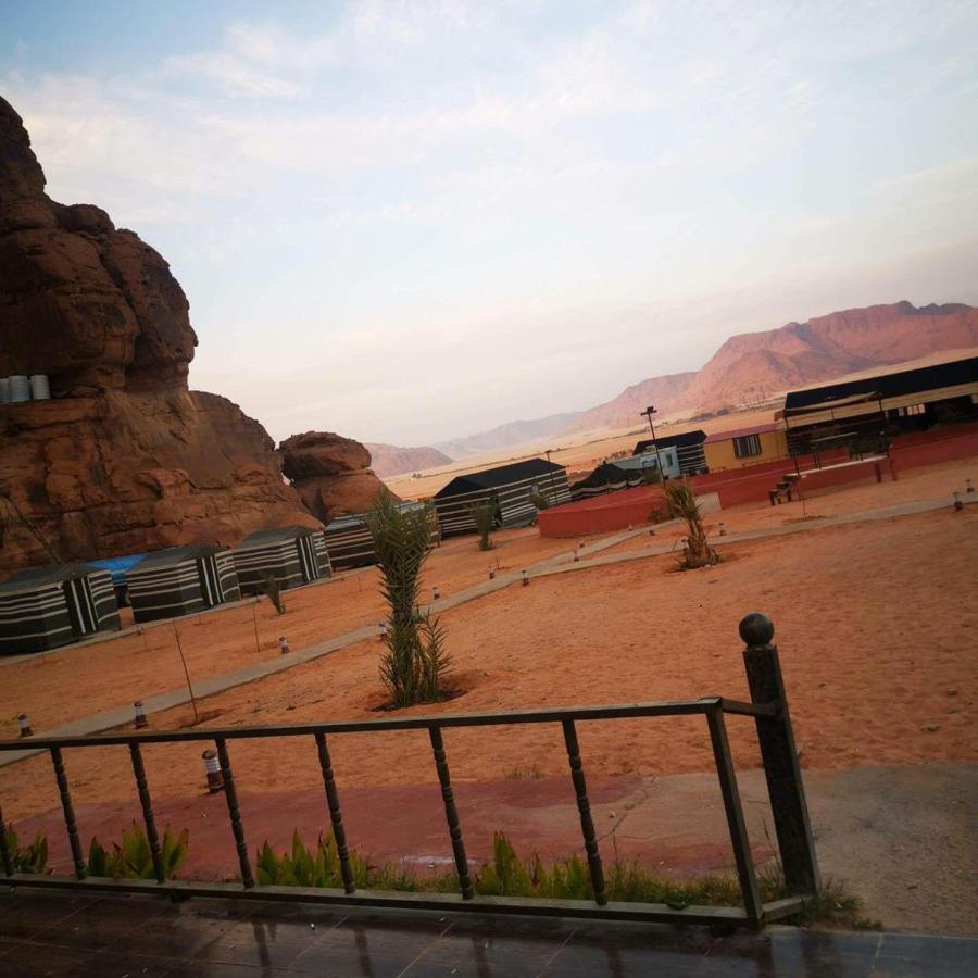 Moon Night Camp Hotell Wadi Rum Exteriör bild